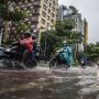 Diguyur Hujan Deras, Jalan Cikini Raya Terendam Banjir
