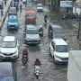 Kendaraan Banyak Mogok Terjang Banjir, Arus Lalin dari Jalan Gunung Sahari ke Pasar Senen Macet