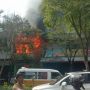 Diduga Gegara Korsleting, Sebuah Kost-kostan di Tambora Jakbar Hangus Terbakar