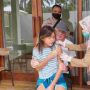 Vaksinasi Anak di Mandalika Dilakukan Door to Door, Anak Bule Hingga Pribumi Disuntik