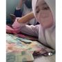 Pegang Uang Kelas Jutaan Rasanya Ingin Ambil, Bendahara Lain Malah Curhat