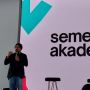 Bersama Semesta Akademi, Andy F Noya Dorong Pemerataan Edukasi Bagi Anak Desa