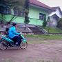 Viral Pemuda Naik Sepeda Motor Tiba-tiba 'Menghilang', Fakta Aslinya Bikin Nangis