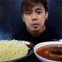 Siap-Siap Mau Mukbang Mi Instan, Lelaki Ini Malah Alami Kejadian yang Bikin Ngenes