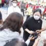 Resmikan Pasar Legi di Kota Solo, Puan Maharani Bagikan Kaos, Pedagang: Baru Lihat Sekarang Saya