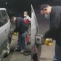 Viral Pengendara Mobil Toyota Kijang Mengisi Bahan Bakar Dicampur Minyak Goreng, Publik Heboh