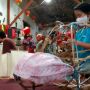 Warna-warni Imlek, Melongok Aktivitas Pemuda Tambak Bayan Surabaya Menghias Lampion