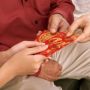 5 Syarat Memberikan Angpao Saat Imlek: Pakai Amplop Warna Merah hingga Dilarang Menitipkan ke Teman!