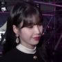 Reaksi Lucu IU terhadap Puisi Akrostik V BTS saat Golden Disc Awards 2022