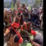 Sejumlah Masyarakat Dayak Gelar Ritual Potong Kepala Hewan, Nama Edy Mulyadi Disebut