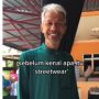 Gaya Kakek Pakai Streetwear Bikin Pangling, Warganet: Nenek Gue Ketar-Ketir