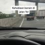 Kehabisan Bensin saat di Jalan Tol, Pengendara Mobil Ditolong Sosok Ini