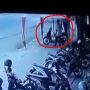 Aksi Sales Curi Motor Display Terekam CCTV, Warganet: Kok Kayak Kenal Ya