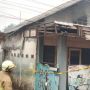 Kebakaran Hanguskan 9 Kios Dagangan di Pasar Rebo Gegara Kompor Gas Warung Pecel Lele