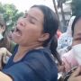Viral Video Emak-emak di Medan Histeris Tak Bisa Bertemu Anaknya Saat Menikah, Netizen Malah Buka Boroknya