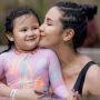 Sharena Delon Curhat Putrinya Ketakutan Lihat Sunset: Anak Pandemi