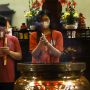 Ibadah Malam Imlek di Vihara Amurva Bhumi
