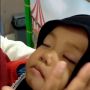 Bayi Tidur Terlalu Nyenyak Sulit Dibangunkan, Emak Panik, Warganet: Kebo dari Balita