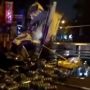 Seorang Pejalan Kaki di Bandung Tewas Tertimpa Galon yang Terlempar dari Truk Pengangkut Galon Air Mineral