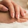 Viral! Kuku Wanita Ini Malah Infeksi Setelah Melakukan French Manicure