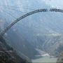 India Bangun Jembatan Kereta Api Tertinggi di Dunia, Lebih Tinggi dari Menara Eiffel