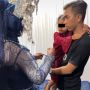 Ditonton 24 Juta Kali, Viral Video Anak Datang ke Pernikahan Ibu Kandung Digendong Ayah, Ini Faktanya