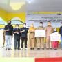 Pelajar di Tanjungpinang Pakai Sepatu Baru dari Kick Andy