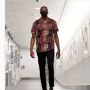 Viral Pebasket NBA Justin Holiday Pakai Batik Khas Blitar, Khofifah: Semoga Makin Terkenal dan Mendunia