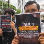 Unjuk Rasa Tolak Penggusuran Paksa di Balai Kota DKI Jakarta