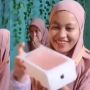 Cewek Dapat Kado Satu Box Ponsel, HP Lama Langsung Dibanting, Warganet: Nyesel kan Lu