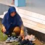 Viral Aksi Guru Bakar Sepatu Siswa Tak Sesuai Aturan, Netizen Emosi: Gak Harus Dibakar Juga Bu!