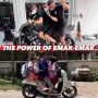 Hari Ini Para Pebalap MotoGP Uji Coba Sirkuit Mandalika, Aleix Espargaro Tiru Gaya Boncengan "Emak-emak"