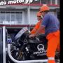 Potret Mobil Towing untuk Angkut Motor Pembalap yang Crash di Sirkuit Mandalika, Suzuki Carry Pikap Nih Bos!