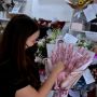 Warga Denpasar Mulai Gemar Beri Buket Uang Saat Valentine, Jumlahnya Rp 200 Ribu Sampai Rp 2 Juta