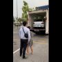 Nggak Kaleng-kaleng, Viral Wanita Ini Beli Mobil secara Tunai untuk Hadiah Valentine Pacar