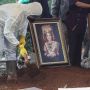 Belum Dikunjungi Keluarga, Makam Dorce Gamalama Terlihat Tak Terurus dan Warga Setempat Khawatir Ambles