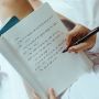 5 Manfaat Menulis Jurnal Sebelum Tidur, Baik Bagi Kesehatan Fisik dan Mental