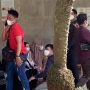 Tiba di Rumah Sakit, Keluarga Dorce Gamalama Saling Berpelukan dan Menangis