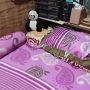 Cowok Pamer Ganti Sprei Warna Pink, View Kamarnya Bikin Salfok: Pingin Ngacir