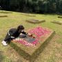 9 Potret Ririn Ekawati Ajak Abigail Cattleya ke Makam Ayahnya, Netizen Ikut Haru