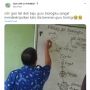 Ajarkan Materi Depan Kelas, Siswa Malah Salfok Baju Batik si Bapak, "Sungguh Menggambarkan Guru Biologi"