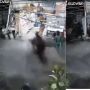 Viral Pria Pemotor Tabrak Warung Sampai Hancur, Auto Ngacir Usai Hantam Dagangan, Publik: Menembus Dimensi