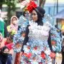 Unik, Peragaan Busana ini Dibuat dari Sampah Plastik Daur Ulang