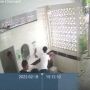 Tega Banget! Seorang Bocah Dibully Hingga Dibanting, saat Bersihkan Toilet Masjid