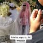 Viral Momen Sungkeman Jadi Gagal Sakral Gegara Bocah Santai Mainkan Gaun Pengantin di Pelaminan, Warganet Resah
