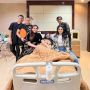 6 Momen Haru Saat Keluarga Dampingi Aurel Jelang Persalinan