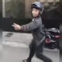 Viral Debt Collector Tagih Utang Pakai Cara Kocak, Emak-emak Auto Bayar Bak 'Nyawer'