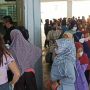 Emak-emak Ini Tak Menyerah Usai Gagal Dapat Minyak Goreng Setelah Tiga Kali Antre Selama Berjam-jam