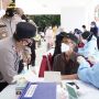 Tinjau Vaksinasi Lansia di Alun-alun Kota Bekasi, Kapolda Metro Jaya: Semangatnya Tinggi