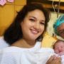 Nadine Chandrawinata Melahirkan Anak Pertama di Tanggal Cantik, Diberi Nama Ini